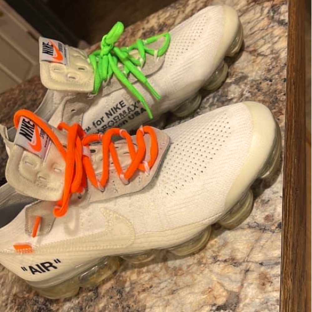 Off white fly knit vapormax’s